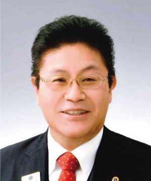 前地区ガバナー・地区名誉顧問会議長 L鈴木 善一 前地区ガバナー・地区名誉顧問会議長 L鈴木 善一